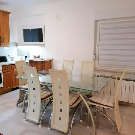 Crown Rd Опатия