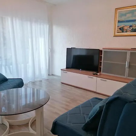 Crown Rd Apartamento